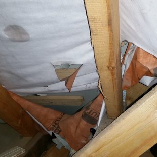 ''kvalitatīvi''iestrādāta jumta plēve satekā...