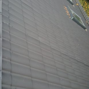 izrādās kad metāla dakstiņu var skrūvēt arī tikai viļņa augšā =D