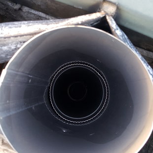 odere ielikta ''pa dūmam'' nevis ''pa kondensātam'', kā rezūltātā parasti rodas notecejumi