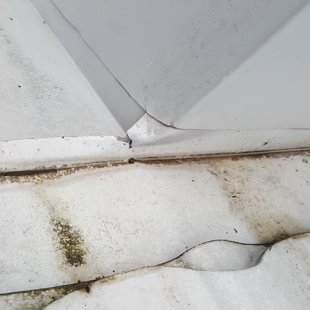 nedaudz ''apgrausts'' pieslēgums