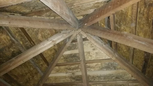 tā jumts izskatās bez ventilācijas 
