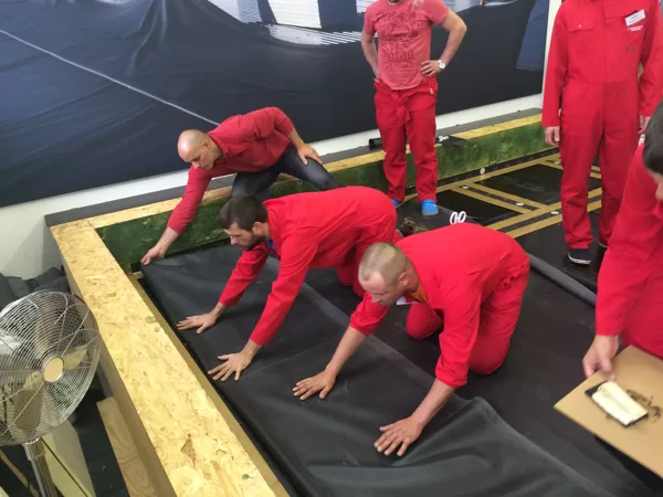 EPDM membrānas ieklāšana