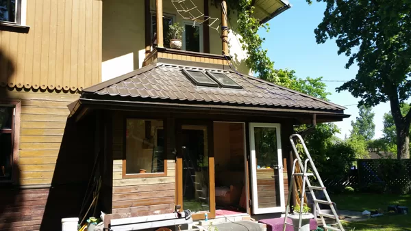 jumta loga iestrāde segumā, seguma un pieslēguma montāža